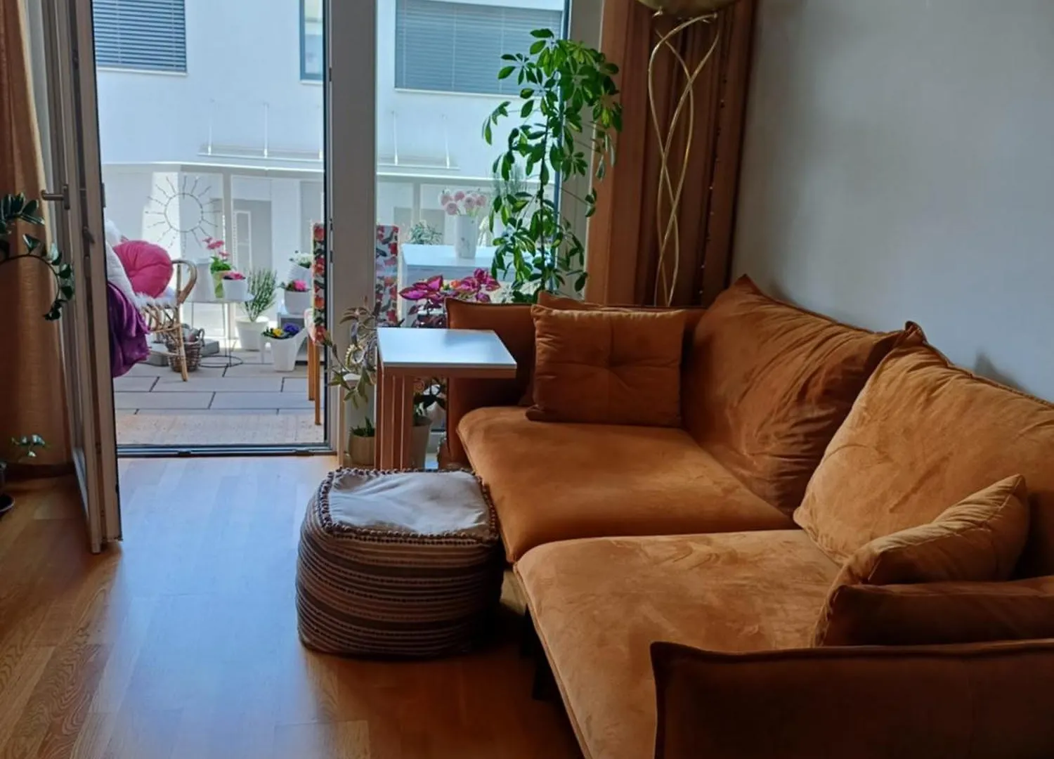 Cosy Appartment With Balcony Viena